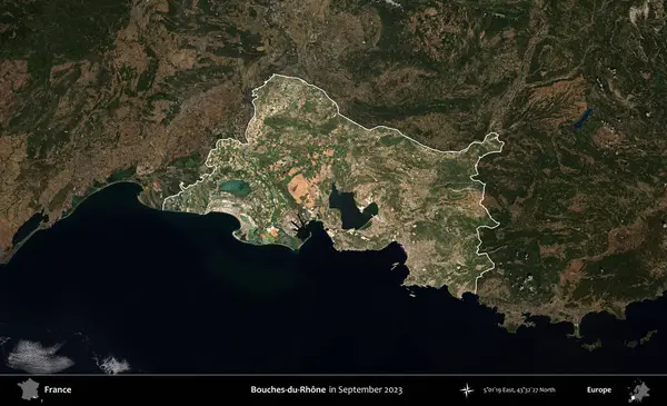Bouches-du-Rhone. Fransa 'nın idari alanı, Eylül 2023' te çekilen Kopernik Nöbetçi karolarından oluşan koyu renkli bir uydu görüntüsü üzerinde vurgulandı ve özetlendi.