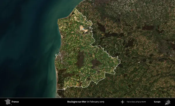 Boulogne-sur-Mer. Fransa 'nın idari alanı, Şubat 2019' da çekilen Kopernik Sentinel karolarından oluşan koyu renkli bir uydu görüntüsü üzerinde vurgulandı ve özetlendi.
