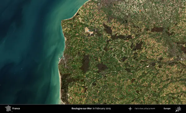 Boulogne-sur-Mer. Copernicus Sentinel 'in Şubat 2019' da çekilmiş uydu görüntüsü üzerine Fransa 'nın idari bölgesi