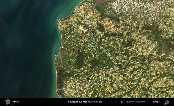 Boulogne-sur-Mer. Mart 2020 'de çekilen Copernicus Sentinel karolarından oluşan bir uydu görüntüsünde Fransa' nın idari bölgesinin ana hatları belirlendi.