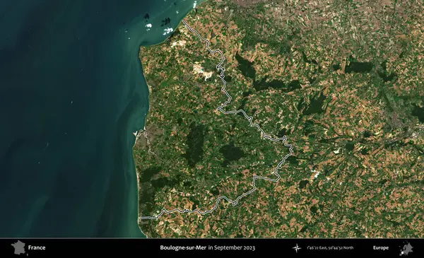 Boulogne-sur-Mer. Eylül 2023 'te çekilen Copernicus Sentinel karolarından oluşan bir uydu görüntüsünde Fransa' nın idari bölgesinin ana hatlarını çizdim.