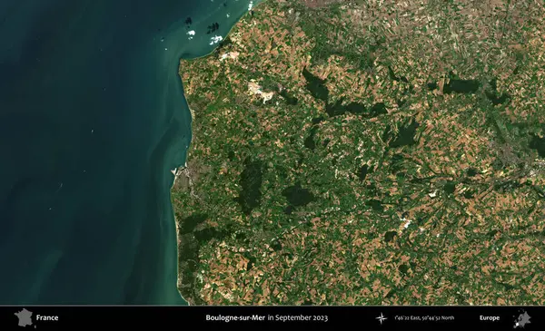 Boulogne-sur-Mer. Copernicus Sentinel 'in Eylül 2023' te çekilmiş uydu görüntüsü üzerine Fransa 'nın idari bölgesi.