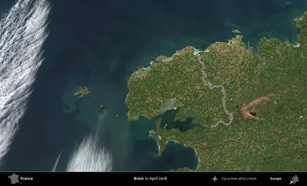 Brest. Copernicus Sentinel 'in Nisan 2018' de çekilen uydu görüntüsünde Fransa 'nın idari bölgesinin ana hatları belirlendi.