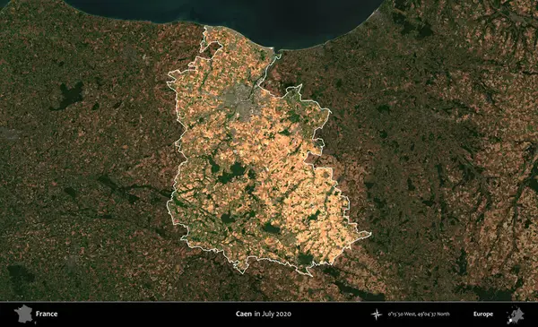 Caen. Fransa 'nın idari alanı, Temmuz 2020' de çekilen Kopernik Nöbetçi karolarından oluşan koyu renkli bir uydu görüntüsüyle vurgulandı ve özetlendi.