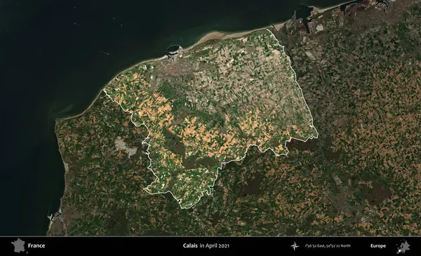Calais. Fransa 'nın idari alanı, Nisan 2021' de çekilen Kopernik Sentinel karolarından oluşan koyu renkli bir uydu görüntüsü üzerinde vurgulandı ve özetlendi.