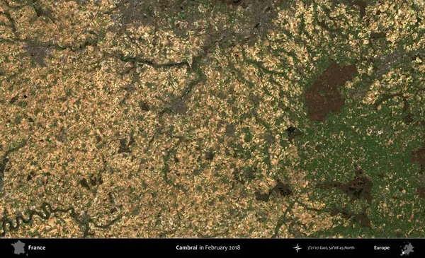 Cambrai. Copernicus Sentinel 'in Şubat 2018' de çekilmiş uydu görüntüsü üzerine Fransa 'nın idari bölgesi
