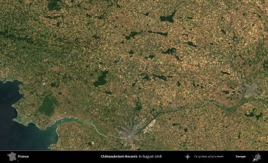 Chateaubriant-Ancenis. Copernicus Sentinel 'in Ağustos 2018' de çekilmiş uydu görüntüsü üzerine Fransa 'nın idari bölgesi.