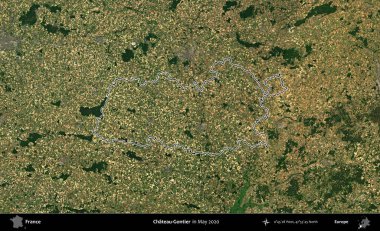 Şato-Gontier. Mayıs 2020 'de çekilen Copernicus Sentinel karolarından oluşan bir uydu görüntüsünde Fransa' nın idari bölgesinin ana hatları belirlendi.