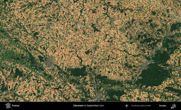 Clermont 'ta. Copernicus Sentinel 'in Eylül 2021' de çekilmiş uydu görüntüsü üzerine Fransa 'nın idari bölgesi.