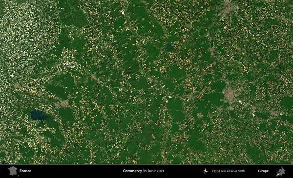 Merhamet et. Copernicus Sentinel 'in Haziran 2021' de çekilmiş uydu görüntüsü üzerine Fransa 'nın idari bölgesi.