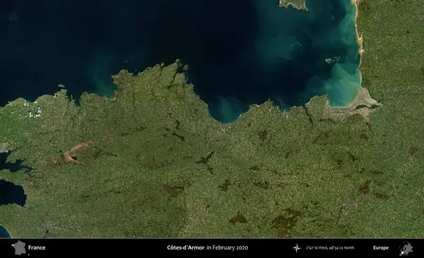 Cotes-d'Armor. Copernicus Sentinel 'in Şubat 2020' de çekilmiş uydu görüntüsü üzerine Fransa 'nın idari bölgesi.