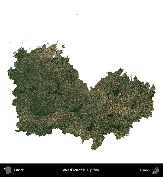 Cotes-d'Armor. Fransa 'nın idari bölgesi, Temmuz 2020' de çekilen Kopernik Nöbetçi karolarından oluşan uydu görüntüsüyle beyaza izole edildi.