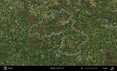 Evreux. Copernicus Sentinel 'in Nisan 2021' de çekilen uydu görüntüsünde Fransa 'nın idari bölgesinin ana hatları belirlendi.