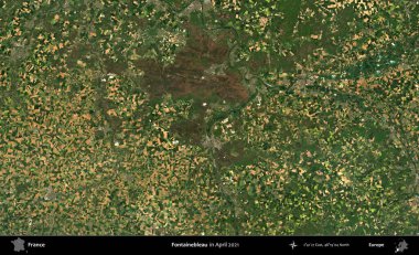 Fontainebleau. Copernicus Sentinel 'in Nisan 2021' de çekilmiş uydu görüntüsü üzerine Fransa 'nın idari bölgesi.