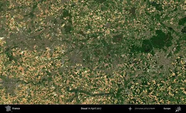 Douai. Nisan 2017 'de Copernicus Sentinel karolarından oluşan bir uydu görüntüsü üzerine Fransa' nın idari bölgesi