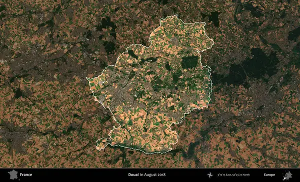 Douai. Fransa 'nın idari alanı, Ağustos 2018' de çekilen Kopernik Nöbetçi karolarından oluşan koyu renkli bir uydu görüntüsü üzerinde vurgulandı ve özetlendi.
