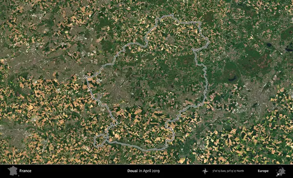 Douai. Nisan 2019 'da çekilen Kopernik Nöbetçi karolarından oluşan bir uydu görüntüsünde Fransa' nın idari bölgesinin ana hatları belirlendi.