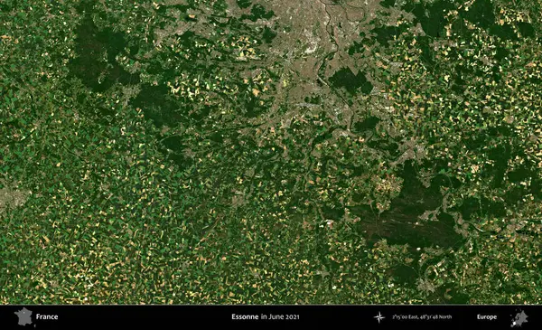 Essonne. Copernicus Sentinel 'in Haziran 2021' de çekilmiş uydu görüntüsü üzerine Fransa 'nın idari bölgesi.