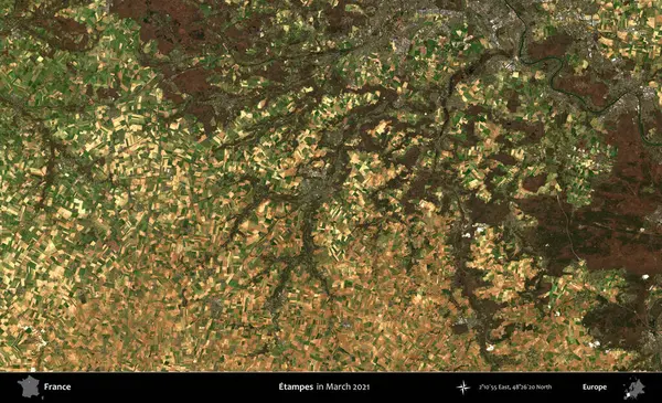 Etampes. Copernicus Sentinel 'in Mart 2021' de çekilmiş uydu görüntüsü üzerine Fransa 'nın idari bölgesi.