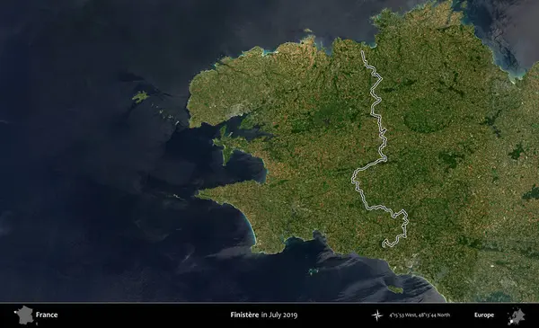 Finistere. Copernicus Sentinel 'in Temmuz 2019' da çekilen uydu görüntüsünde Fransa 'nın idari bölgesinin ana hatları belirlendi.