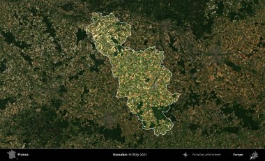 Issoudun. Fransa 'nın idari alanı, Mayıs 2021' de çekilen Kopernik Sentinel karolarından oluşan koyu renkli bir uydu görüntüsü üzerinde vurgulandı ve özetlendi.