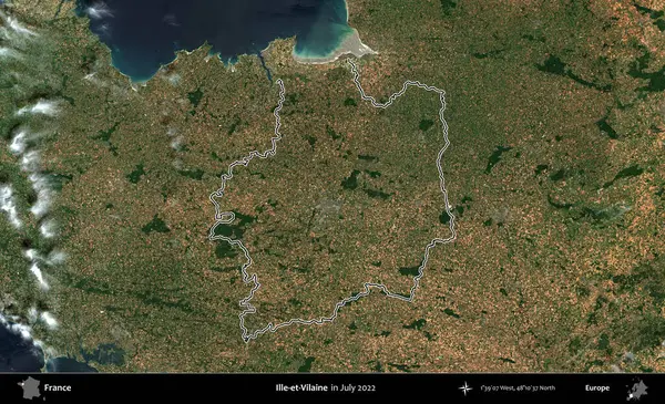 Ille-et-Vilaine. Copernicus Sentinel 'in Temmuz 2022' de çekilen uydu görüntüsünde Fransa 'nın idari bölgesinin ana hatları belirlendi.