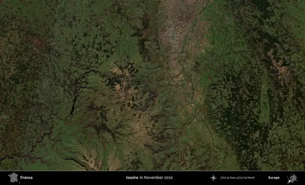 Issoire. Copernicus Sentinel 'in Kasım 2020' de çekilmiş uydu görüntüsü üzerine Fransa 'nın idari bölgesi.