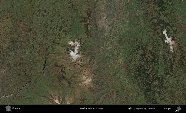 Issoire. Copernicus Sentinel 'in Mart 2021' de çekilmiş uydu görüntüsü üzerine Fransa 'nın idari bölgesi.