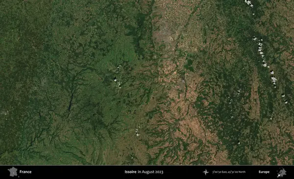 Issoire. Copernicus Sentinel 'in Ağustos 2023' te çekilmiş uydu görüntüsü üzerine Fransa 'nın idari bölgesi.
