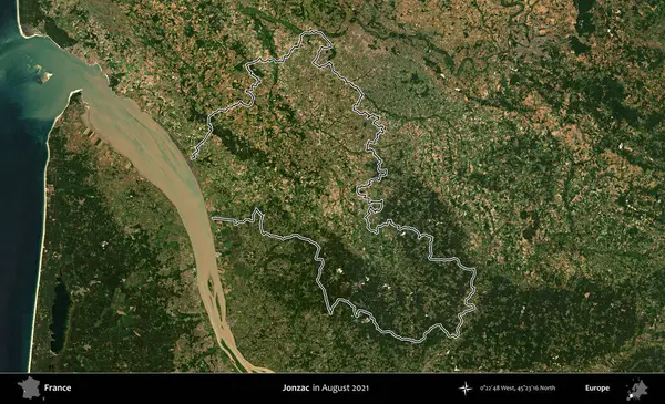 Jonzac. Copernicus Sentinel 'in Ağustos 2021' de çekilen uydu görüntüsünde Fransa 'nın idari bölgesinin ana hatları belirlendi.