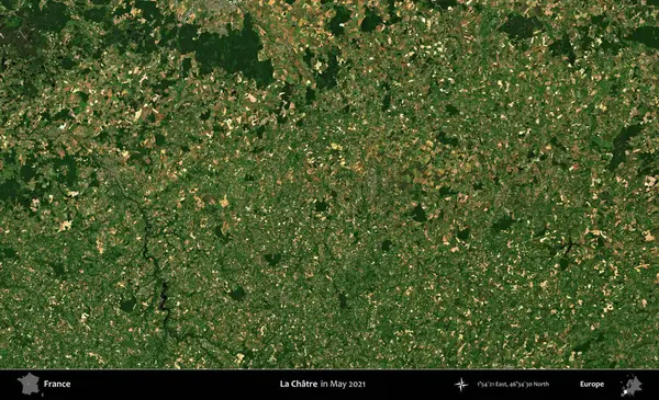 La Chatre 'de. Copernicus Sentinel 'in Mayıs 2021' de çekilmiş uydu görüntüsü üzerine Fransa 'nın idari bölgesi.