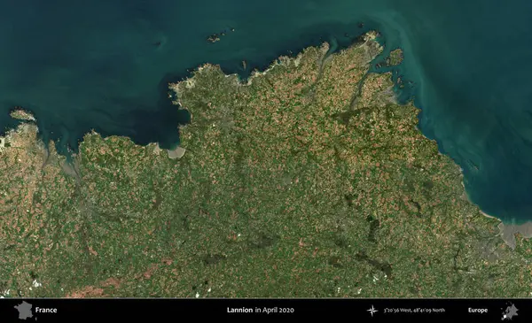 Lannion. Nisan 2020 'de Copernicus Sentinel karolarından oluşan bir uydu görüntüsü üzerine Fransa' nın idari bölgesi