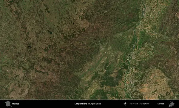 Largentiere. Copernicus Sentinel 'in Nisan 2022' de çekilmiş uydu görüntüsü üzerine Fransa 'nın idari bölgesi.