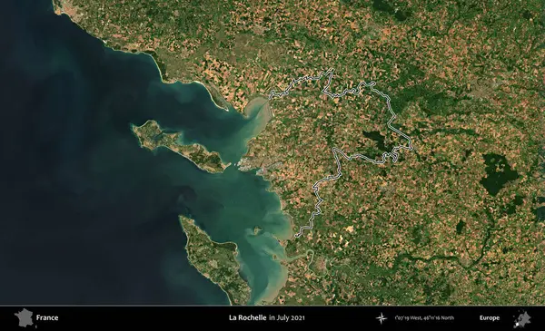 La Rochelle. Copernicus Sentinel 'in Temmuz 2021' de çekilen uydu görüntüsünde Fransa 'nın idari bölgesinin ana hatları belirlendi.