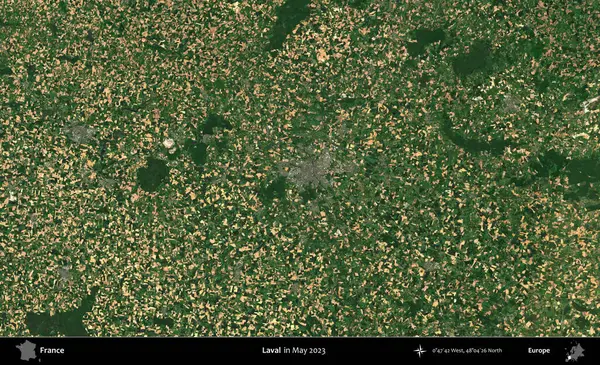 Laval. Copernicus Sentinel 'in Mayıs 2023' te çekilmiş uydu görüntüsü üzerine Fransa 'nın idari bölgesi.
