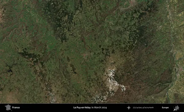 Le Puy-en-Velay. Copernicus Sentinel 'in Mart 2024' te çekilmiş uydu görüntüsü üzerine Fransa 'nın idari bölgesi.