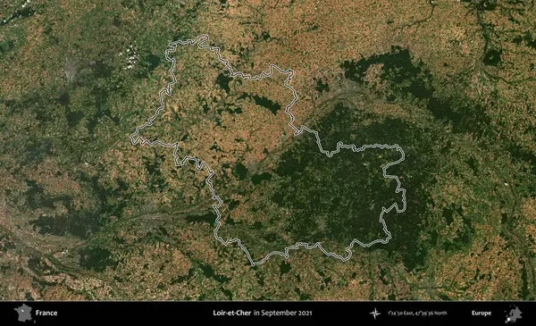Loir-et-Cher. Eylül 2021 'de çekilen Copernicus Sentinel karolarından oluşan bir uydu görüntüsünde Fransa' nın idari bölgesinin ana hatlarını çizdim.