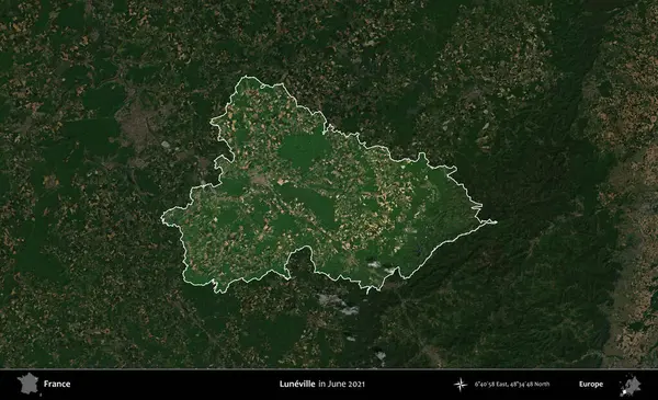 Luneville. Fransa 'nın idari alanı, Haziran 2021' de çekilen Kopernik Sentinel karolarından oluşan koyu renkli bir uydu görüntüsü üzerinde vurgulandı ve özetlendi.