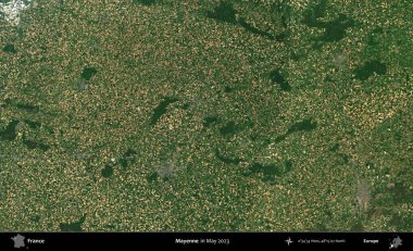 Mayenne. Copernicus Sentinel 'in Mayıs 2023' te çekilmiş uydu görüntüsü üzerine Fransa 'nın idari bölgesi.