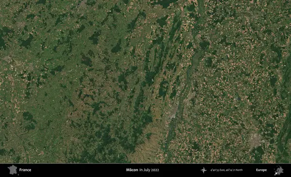 Macon. Copernicus Sentinel 'in Temmuz 2022' de çekilmiş uydu görüntüsü üzerine Fransa 'nın idari bölgesi.