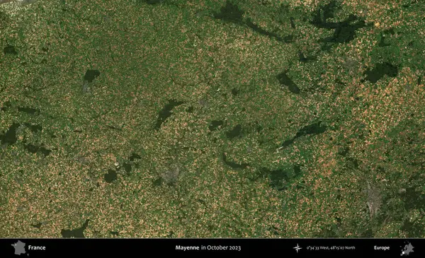 Mayenne. Copernicus Sentinel 'in Ekim 2023' te çekilmiş uydu görüntüsü üzerine Fransa 'nın idari bölgesi.