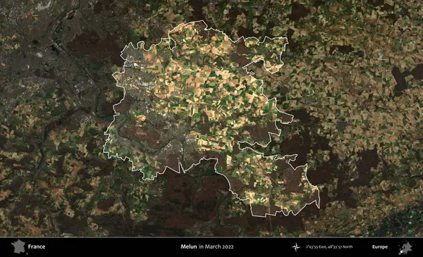 Melun. Fransa 'nın idari alanı, Mart 2022' de çekilen Kopernik Sentinel karolarından oluşan koyu renkli bir uydu görüntüsü üzerinde vurgulandı ve özetlendi.