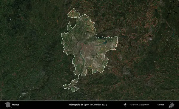 Metropole de Lyon 'da. Fransa 'nın idari alanı, Ekim 2024' te çekilen Kopernik Nöbetçi karolarından oluşan koyu renkli bir uydu görüntüsü üzerinde vurgulandı ve özetlendi.