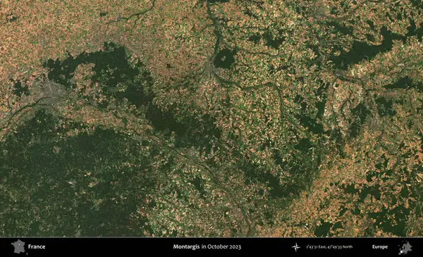 Montargis. Copernicus Sentinel 'in Ekim 2023' te çekilmiş uydu görüntüsü üzerine Fransa 'nın idari bölgesi.