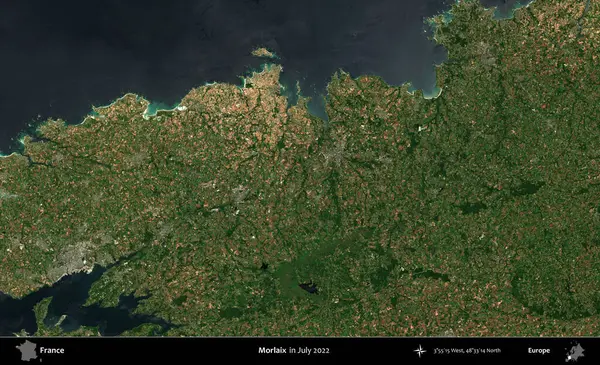 Morlaix. Copernicus Sentinel 'in Temmuz 2022' de çekilmiş uydu görüntüsü üzerine Fransa 'nın idari bölgesi.
