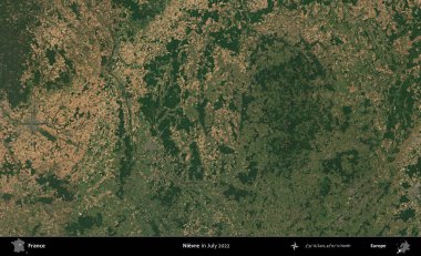 Nievre. Copernicus Sentinel 'in Temmuz 2022' de çekilmiş uydu görüntüsü üzerine Fransa 'nın idari bölgesi.