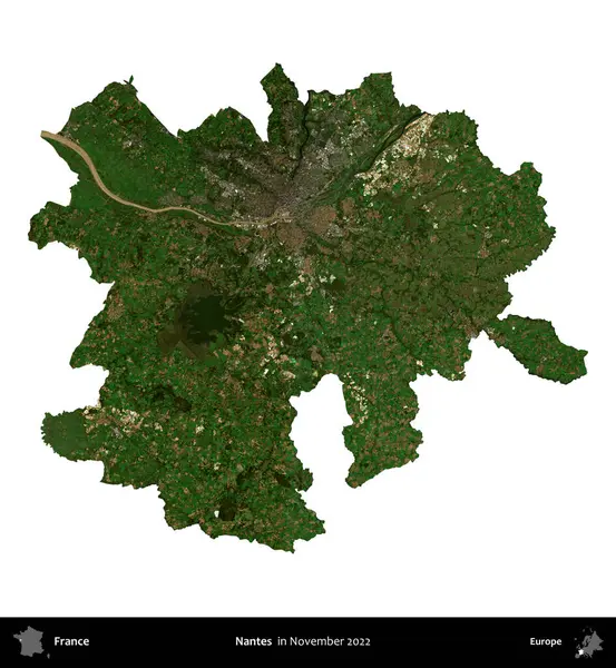 Nantes. Fransa 'nın idari bölgesi, Kasım 2022' de çekilen Kopernik Nöbetçi karolarından oluşan uydu görüntüsüyle beyaza izole edildi.