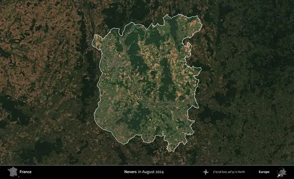 Nevers. Fransa 'nın idari alanı, Ağustos 2024' te çekilen Kopernik Sentinel karolarından oluşan koyu renkli bir uydu görüntüsü üzerinde vurgulandı ve özetlendi.