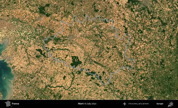 Niort. Copernicus Sentinel 'in Temmuz 2022' de çekilen uydu görüntüsünde Fransa 'nın idari bölgesinin ana hatları belirlendi.