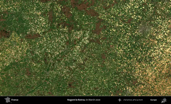 Nogent-le-Rotrou. Copernicus Sentinel 'in Mart 2020' de çekilmiş uydu görüntüsü üzerine Fransa 'nın idari bölgesi.